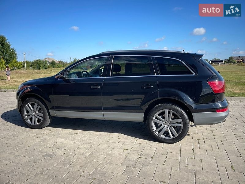 Позашляховик / Кросовер Audi Q7 2011 в Рівному