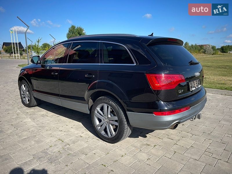 Позашляховик / Кросовер Audi Q7 2011 в Рівному