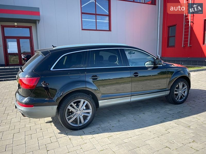 Позашляховик / Кросовер Audi Q7 2011 в Рівному