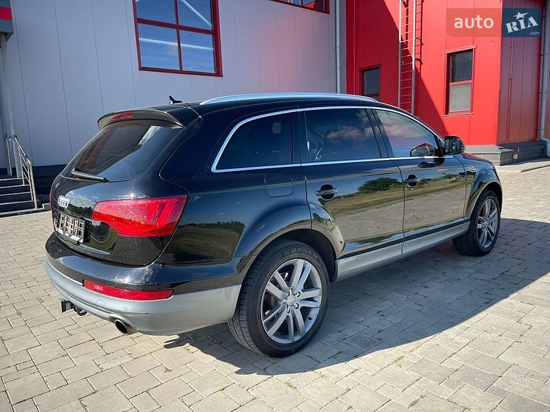 Позашляховик / Кросовер Audi Q7 2011 в Рівному