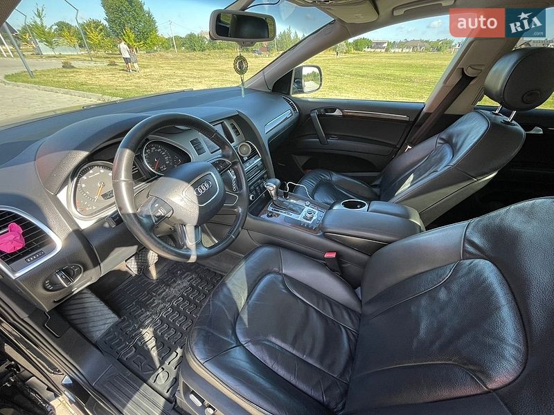 Позашляховик / Кросовер Audi Q7 2011 в Рівному