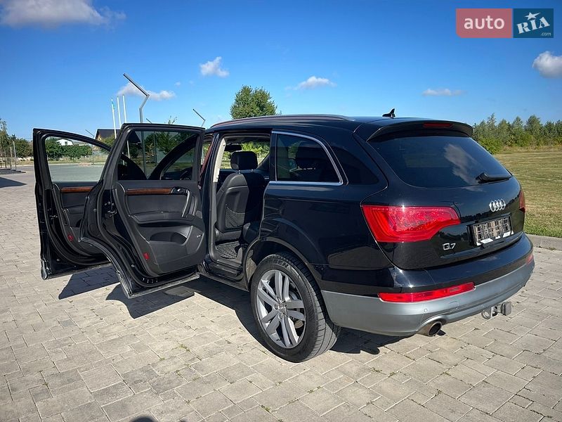 Позашляховик / Кросовер Audi Q7 2011 в Рівному