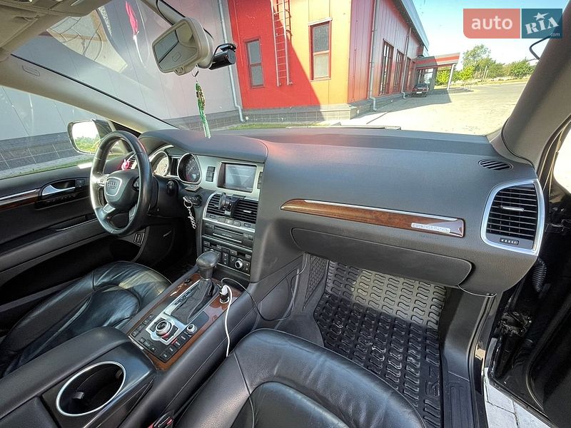 Позашляховик / Кросовер Audi Q7 2011 в Рівному
