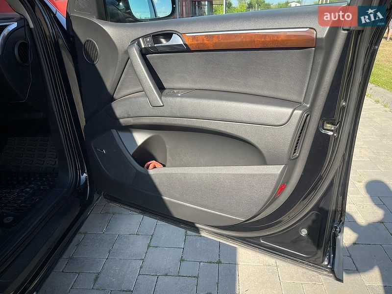 Позашляховик / Кросовер Audi Q7 2011 в Рівному