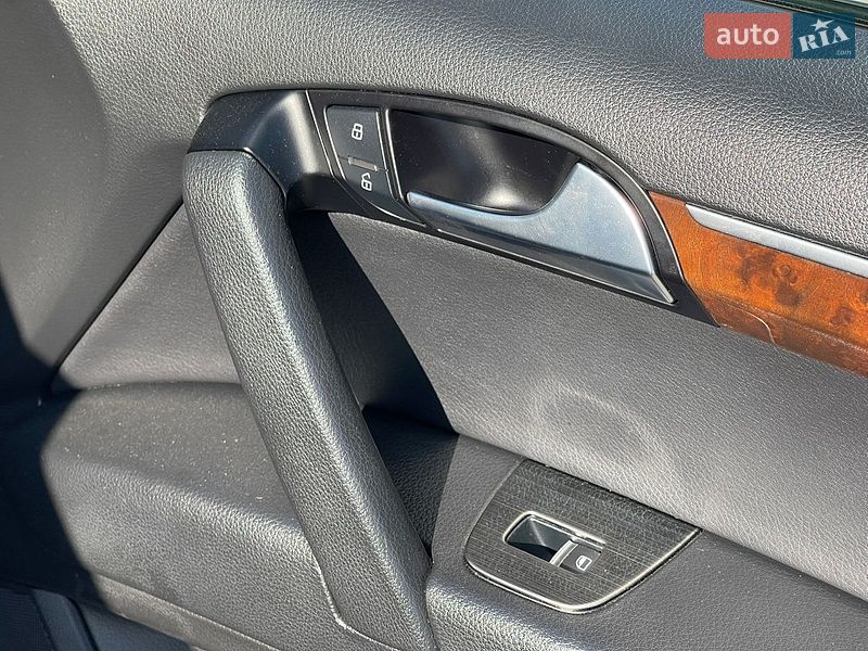 Позашляховик / Кросовер Audi Q7 2011 в Рівному