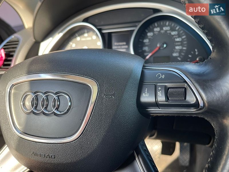 Позашляховик / Кросовер Audi Q7 2011 в Рівному