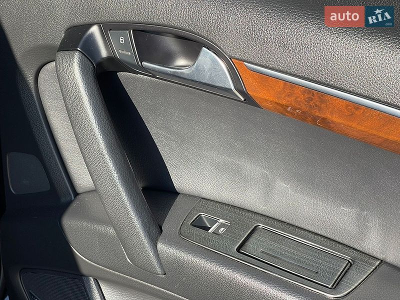 Позашляховик / Кросовер Audi Q7 2011 в Рівному
