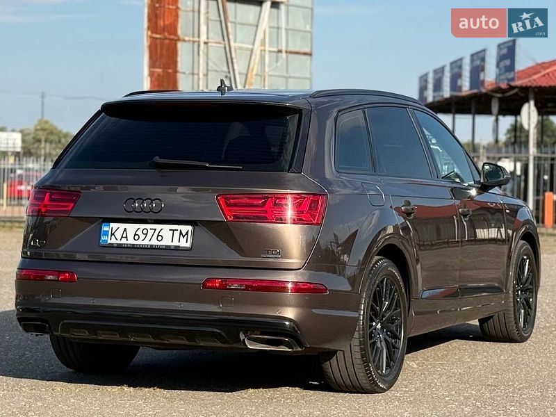 Позашляховик / Кросовер Audi Q7 2016 в Києві