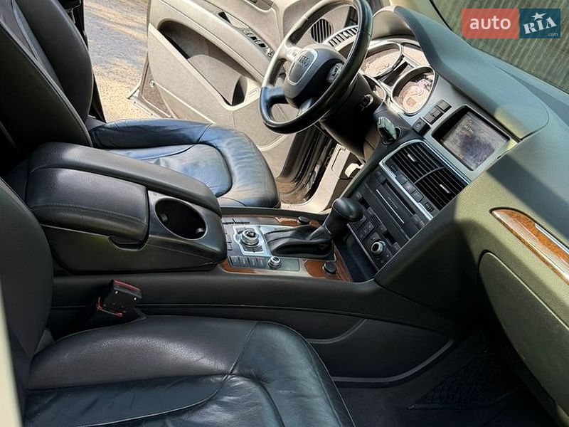 Позашляховик / Кросовер Audi Q7 2011 в Києві