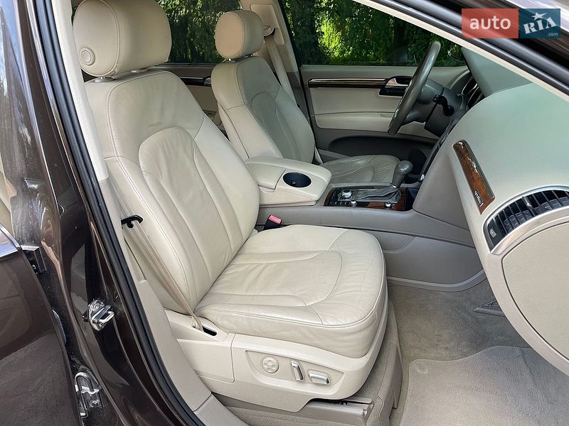 Позашляховик / Кросовер Audi Q7 2011 в Житомирі