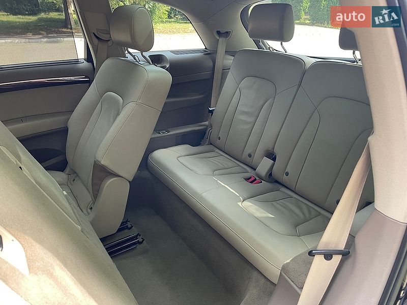Позашляховик / Кросовер Audi Q7 2011 в Житомирі