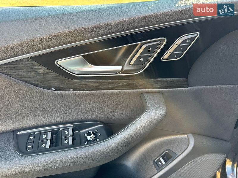 Внедорожник / Кроссовер Audi Q7 2016 в Киеве