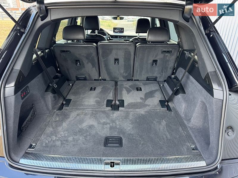 Внедорожник / Кроссовер Audi Q7 2016 в Киеве