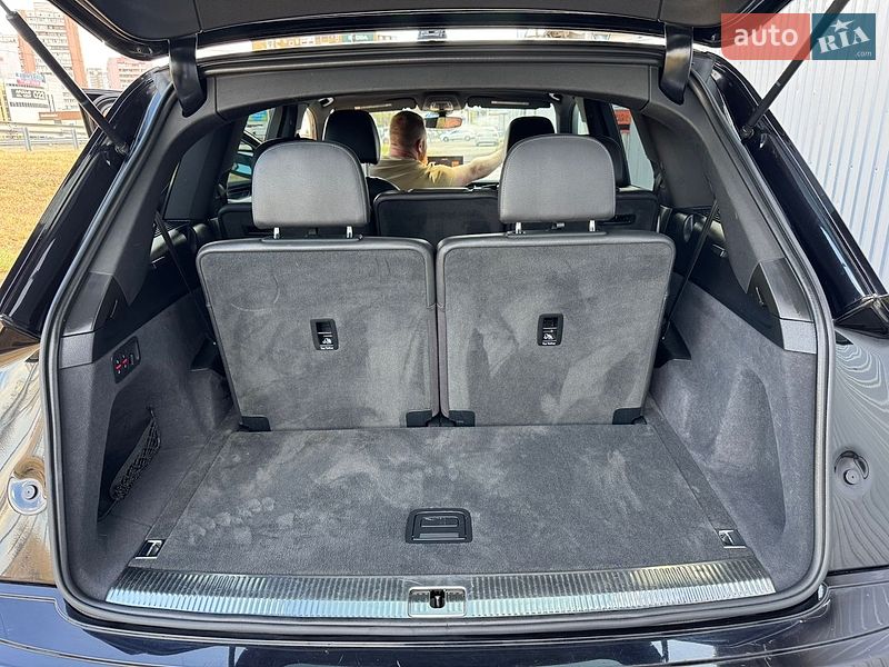 Внедорожник / Кроссовер Audi Q7 2016 в Киеве