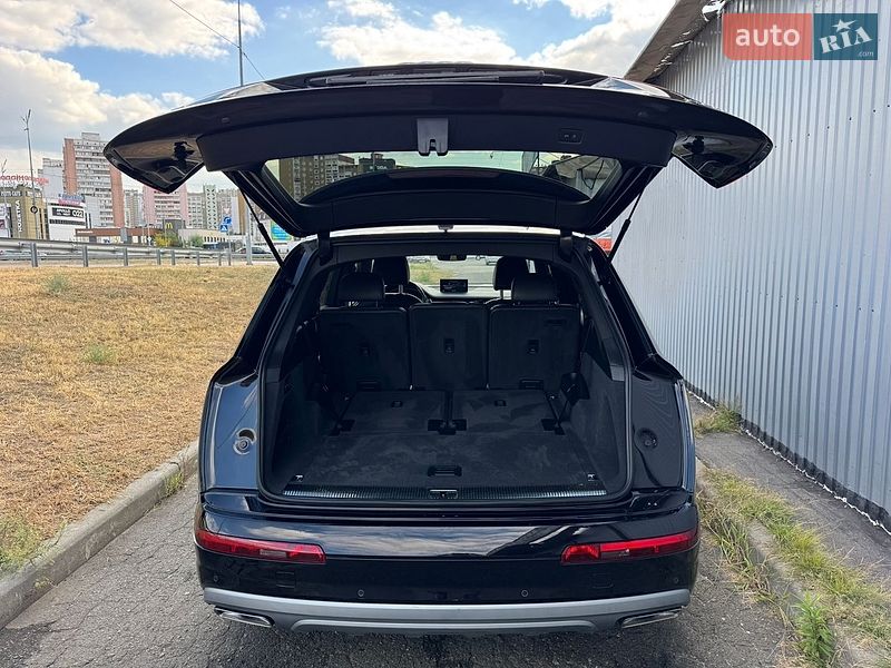 Внедорожник / Кроссовер Audi Q7 2016 в Киеве