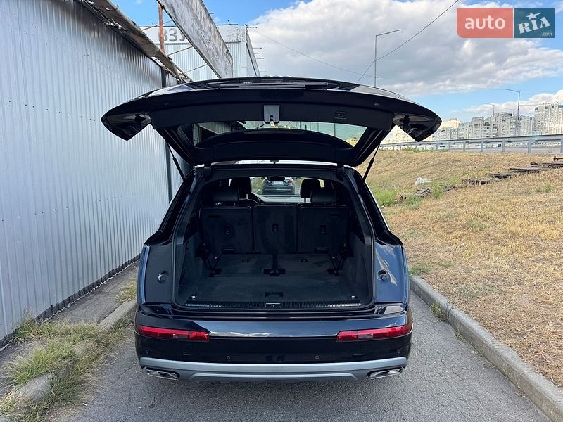 Внедорожник / Кроссовер Audi Q7 2016 в Киеве