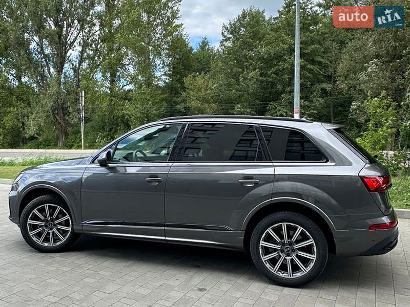 Позашляховик / Кросовер Audi Q7 2023 в Новояворівську