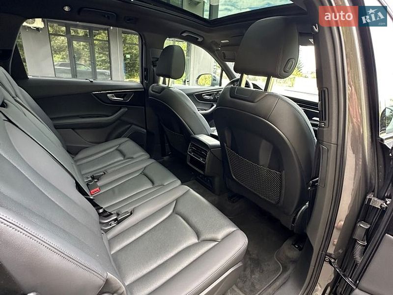 Позашляховик / Кросовер Audi Q7 2023 в Новояворівську