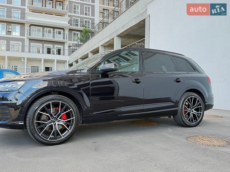 Внедорожник / Кроссовер Audi Q7 2018 в Киеве