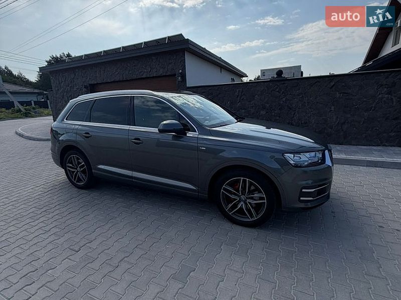 Внедорожник / Кроссовер Audi Q7 2017 в Львове