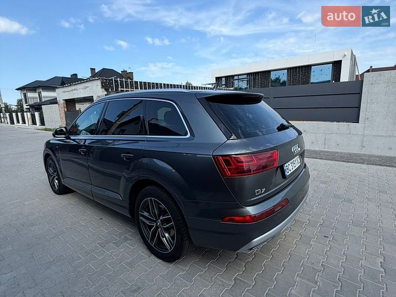 Внедорожник / Кроссовер Audi Q7 2017 в Львове