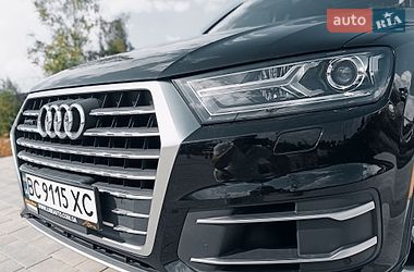 Позашляховик / Кросовер Audi Q7 2017 в Східниці