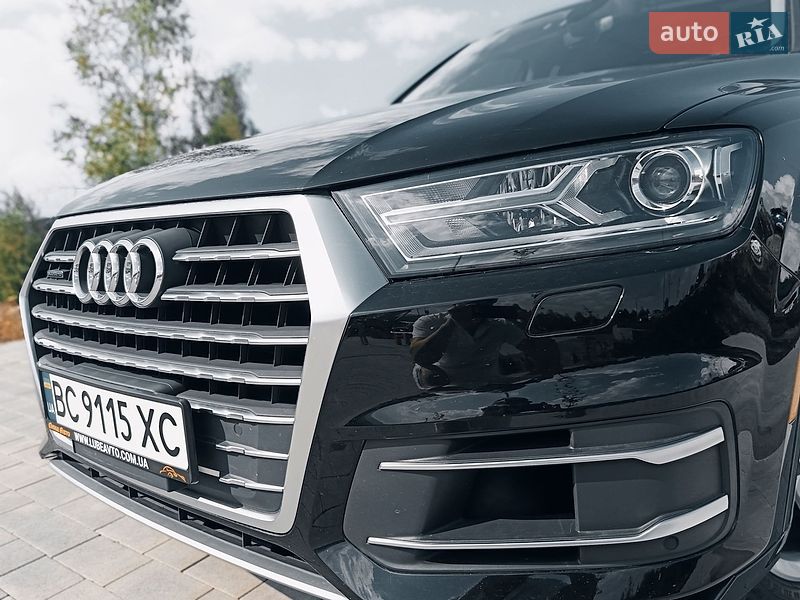 Позашляховик / Кросовер Audi Q7 2017 в Східниці