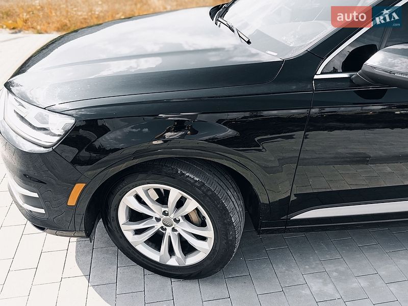 Позашляховик / Кросовер Audi Q7 2017 в Східниці