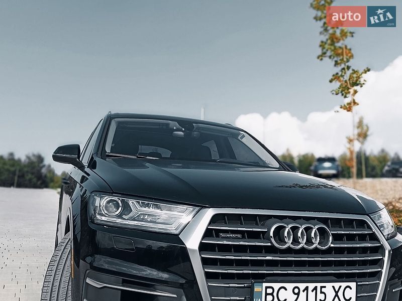 Позашляховик / Кросовер Audi Q7 2017 в Східниці