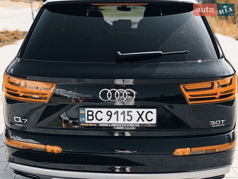 Позашляховик / Кросовер Audi Q7 2017 в Східниці