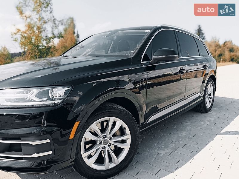 Позашляховик / Кросовер Audi Q7 2017 в Східниці