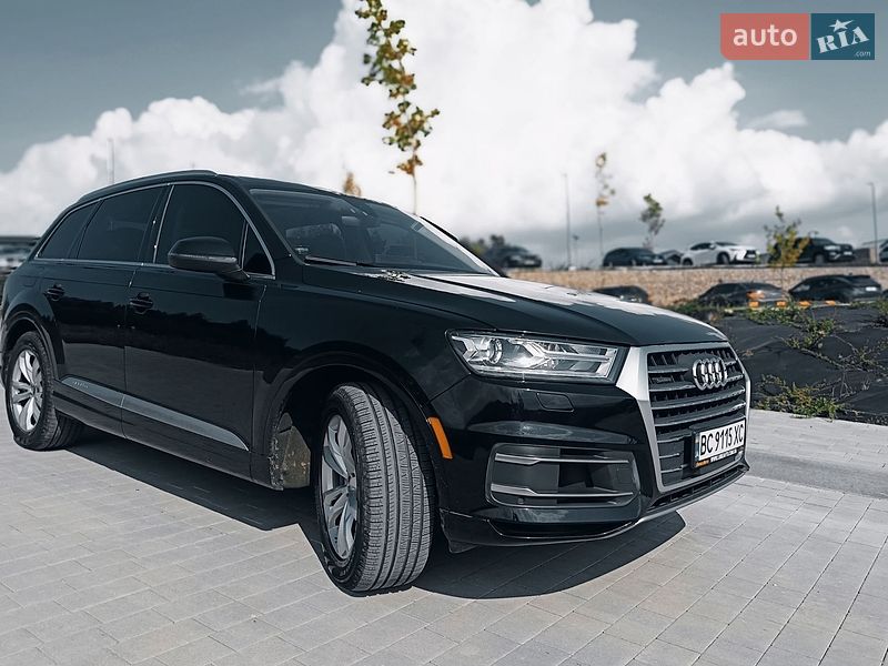 Позашляховик / Кросовер Audi Q7 2017 в Східниці
