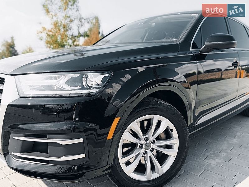Позашляховик / Кросовер Audi Q7 2017 в Східниці