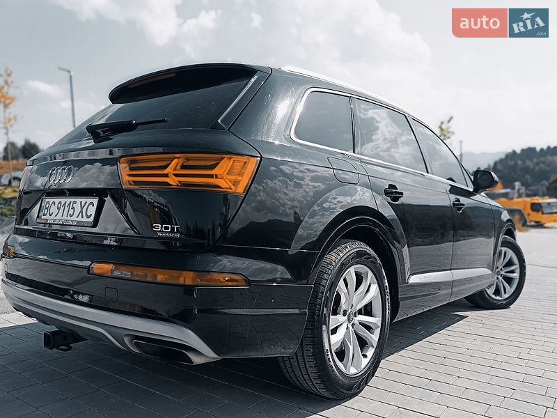 Позашляховик / Кросовер Audi Q7 2017 в Східниці