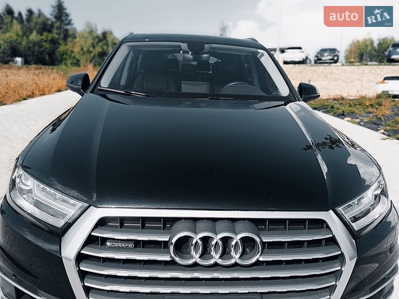 Позашляховик / Кросовер Audi Q7 2017 в Східниці