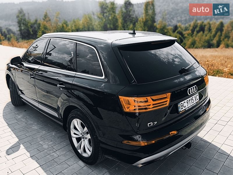 Позашляховик / Кросовер Audi Q7 2017 в Східниці