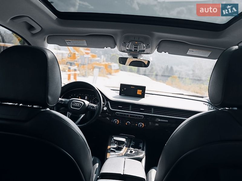 Позашляховик / Кросовер Audi Q7 2017 в Східниці