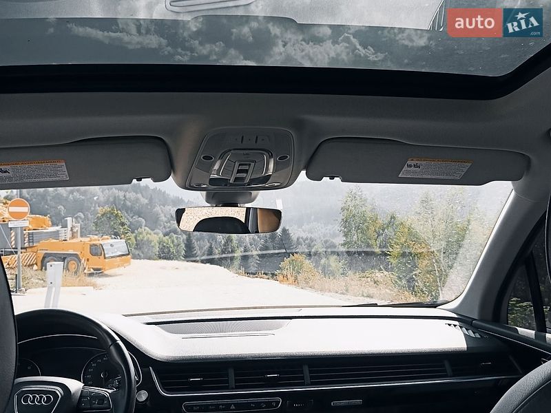 Позашляховик / Кросовер Audi Q7 2017 в Східниці