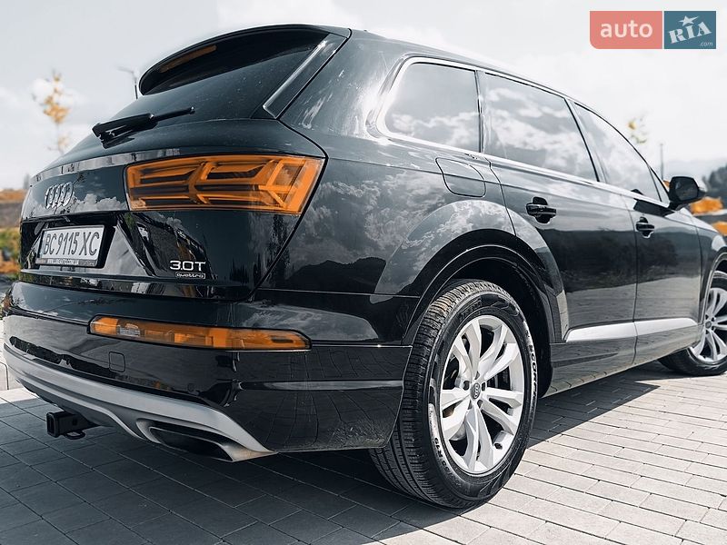 Позашляховик / Кросовер Audi Q7 2017 в Східниці