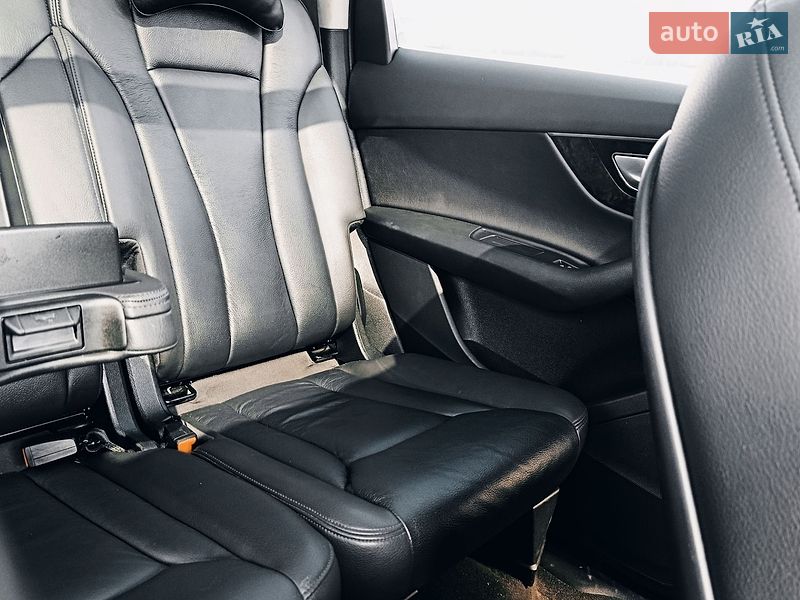 Позашляховик / Кросовер Audi Q7 2017 в Східниці