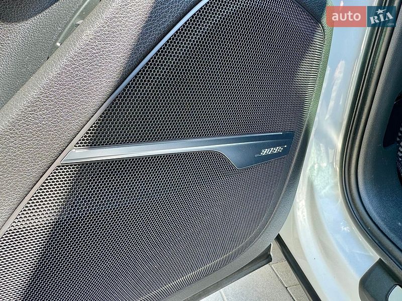 Позашляховик / Кросовер Audi Q7 2015 в Чернівцях