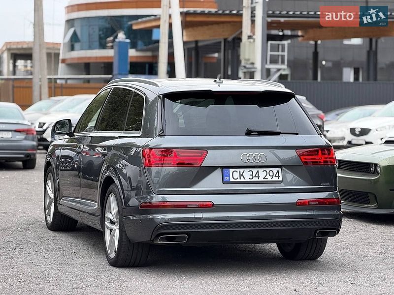 Внедорожник / Кроссовер Audi Q7 2017 в Львове