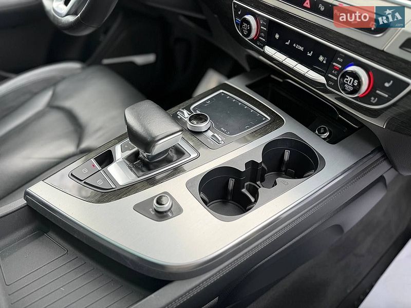 Внедорожник / Кроссовер Audi Q7 2017 в Львове