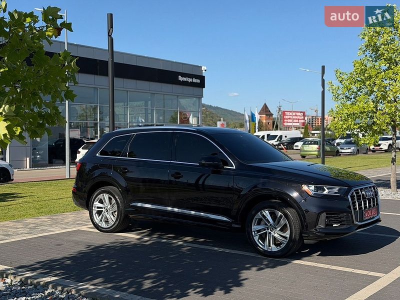 Позашляховик / Кросовер Audi Q7 2021 в Ужгороді