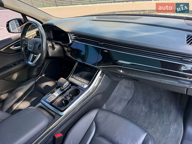 Позашляховик / Кросовер Audi Q7 2021 в Ужгороді