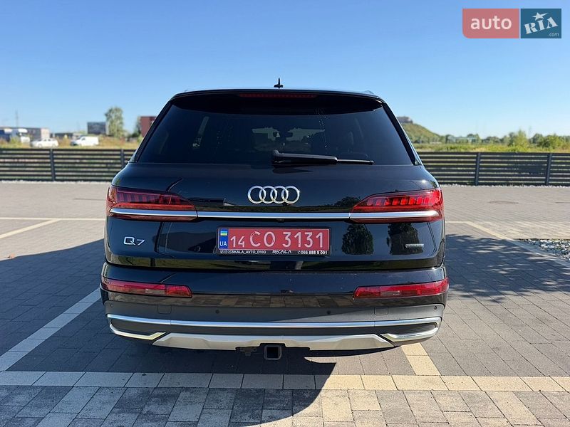 Позашляховик / Кросовер Audi Q7 2021 в Ужгороді