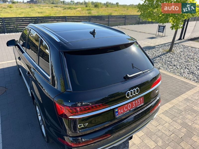 Позашляховик / Кросовер Audi Q7 2021 в Ужгороді
