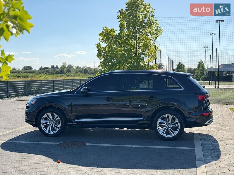 Позашляховик / Кросовер Audi Q7 2021 в Ужгороді