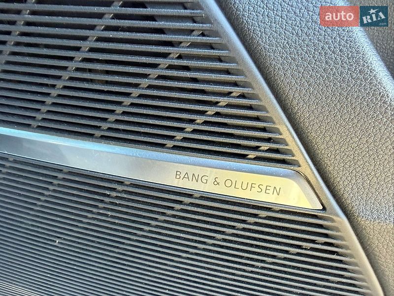 Позашляховик / Кросовер Audi Q7 2021 в Ужгороді