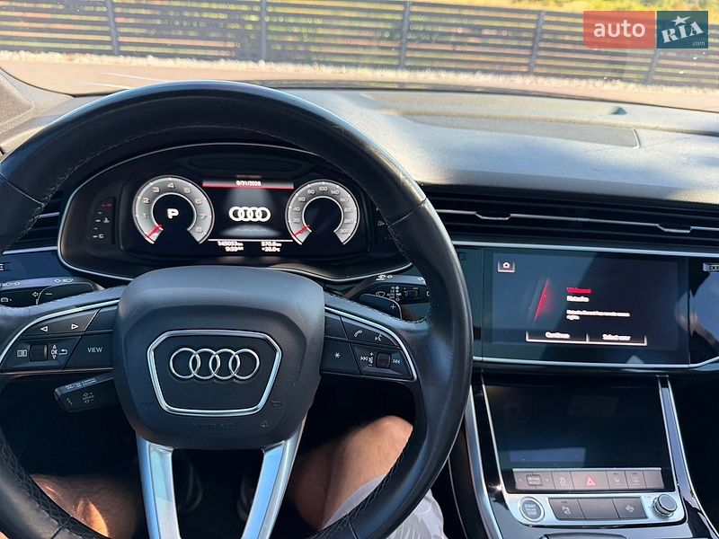 Позашляховик / Кросовер Audi Q7 2021 в Ужгороді
